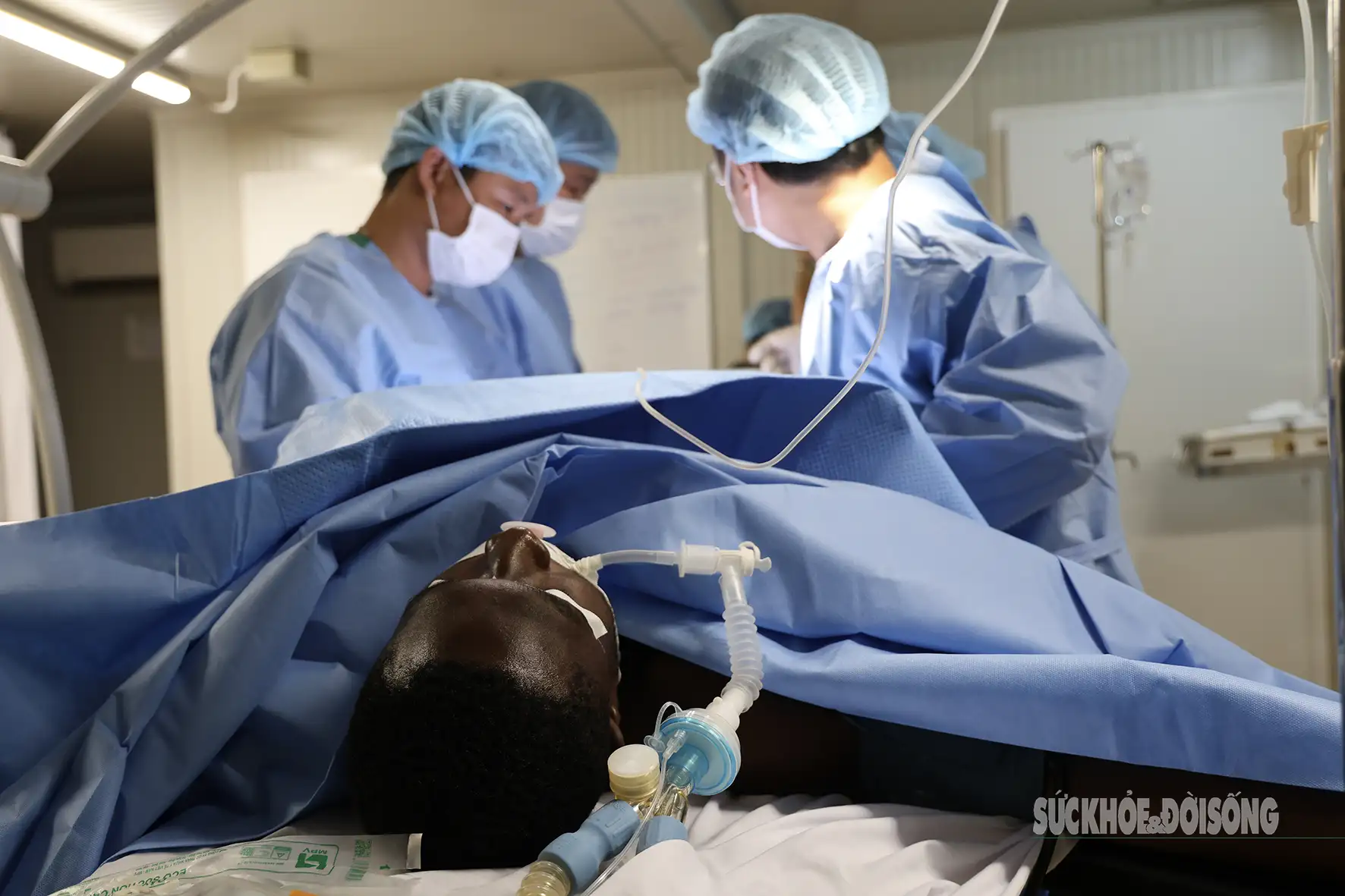 Bác sĩ Việt Nam kịp thời phẫu thuật cho binh sĩ Ghana ở Nam Sudan- Ảnh 4.
